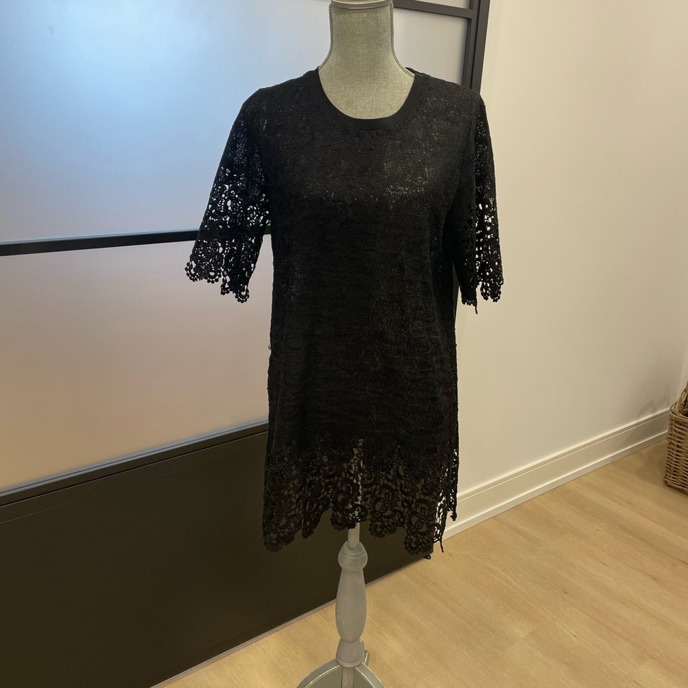 Elegant Black Lace Tunic